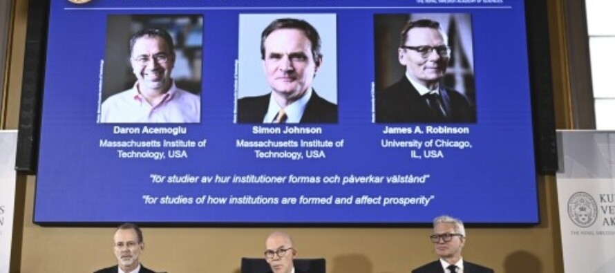 Нобелевская премия по экономическим наукам вручена за демократические институты