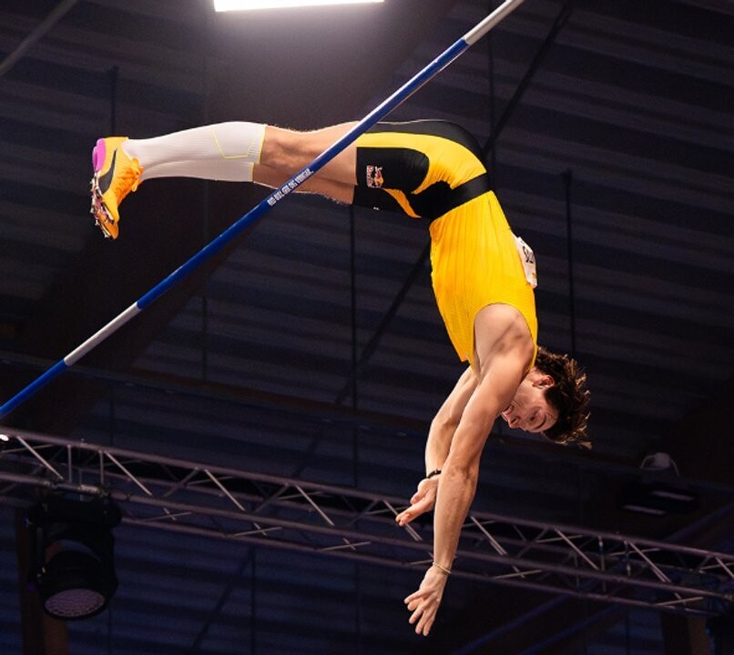 Swedish Duplantis Sets New Pole Vault World Record