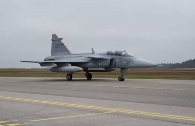 Sweden to deploy jets for NATO Arctic mission